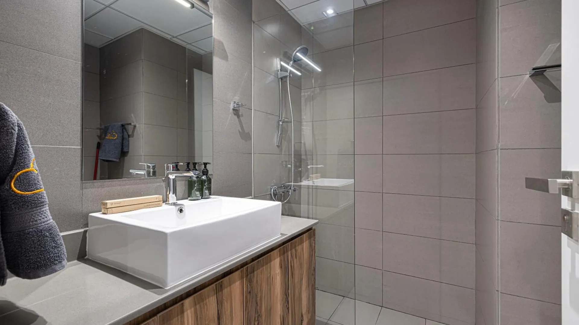 Apartment 1Br The Golden Horn By Blue Cloud Holidays Sharjah